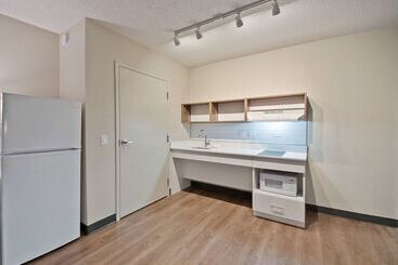 هتل Extended Stay America Suites  Miami  Airport  Blue Lagoon
