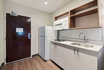 هتل Extended Stay America Suites  Miami  Airport  Doral