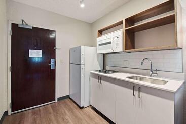 هتل Extended Stay America Suites  Miami  Airport  Doral