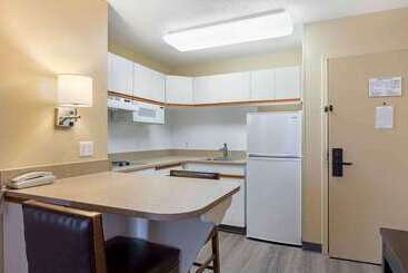 هتل Extended Stay America Select Suites   St Louis   Airport   Central