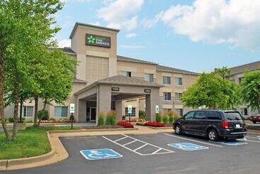 هتل Extended Stay America Select Suites St Louis Airport Central
