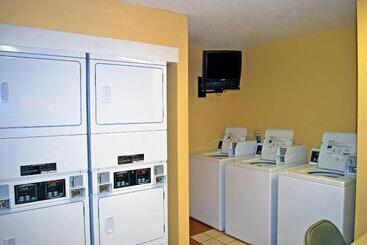 هتل Extended Stay America Select Suites   St Louis   Airport   Central