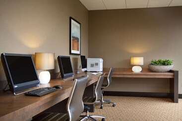 هتل Hilton New York Jfk Airport