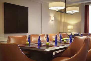 هتل Hilton New York Jfk Airport
