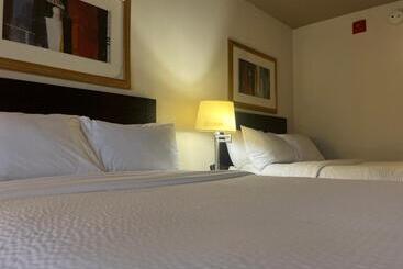 Holiday Inn Hotel & Suites Springfield, An Ihg