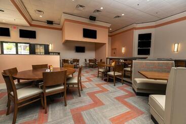 هتل Holiday Inn   Executive Center Columbia Mall, An Ihg