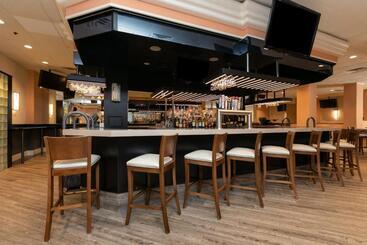 هتل Holiday Inn   Executive Center Columbia Mall, An Ihg