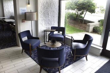 Отель Holiday Inn Express & Suites Boston   Cambridge, An Ihg