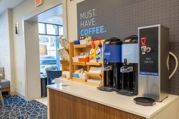 Отель Holiday Inn Express & Suites Boston   Cambridge, An Ihg