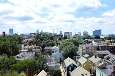 Отель Holiday Inn Express & Suites Boston   Cambridge, An Ihg