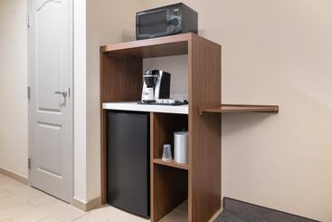 Отель Holiday Inn Express & Suites Boston   Cambridge, An Ihg