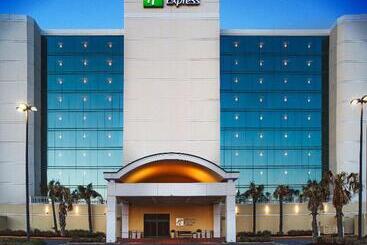 Holiday Inn Express Hotel & Suites Virginia Beach Oceanfront, An Ihg