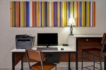هتل Holiday Inn Express & Suites Allentown Dorney Park Area, An Ihg