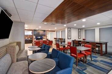 هتل Holiday Inn Express & Suites Allentown Dorney Park Area, An Ihg