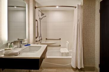 هتل Holiday Inn Express & Suites Allentown Dorney Park Area, An Ihg