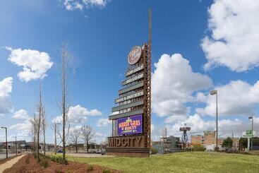 هتل Holiday Inn Huntsville   Research Park, An Ihg
