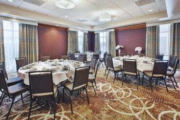 هتل Holiday Inn Rapid City   Rushmore Plaza, An Ihg