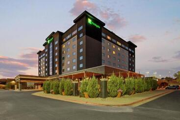 هتل Holiday Inn Rapid City   Rushmore Plaza, An Ihg
