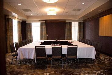 هتل Holiday Inn Rapid City   Rushmore Plaza, An Ihg