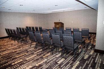 هتل Holiday Inn Rapid City Rushmore Plaza, An Ihg