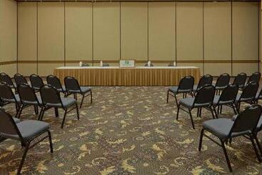 هتل Holiday Inn Spearfish Convention Center, An Ihg