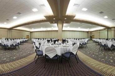 هتل Holiday Inn Spearfish Convention Center, An Ihg