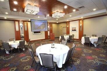 هتل Holiday Inn & Suites Duluth Downtown, An Ihg