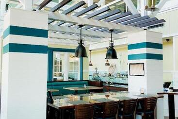 هتل Holiday Inn Va Beach Oceanside 21st St, An Ihg