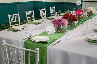 هتل Holiday Inn Va Beach Oceanside 21st St, An Ihg