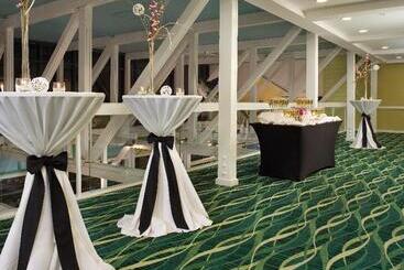 هتل Holiday Inn Va Beach Oceanside 21st St, An Ihg