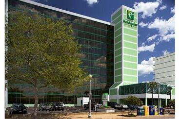 هتل Holiday Inn Va Beach Oceanside 21st St, An Ihg