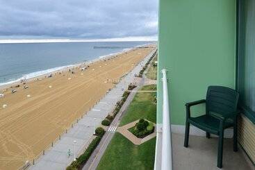 هتل Holiday Inn Va Beach Oceanside 21st St, An Ihg