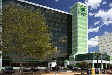 هتل Holiday Inn Va Beach Oceanside 21st St, An Ihg