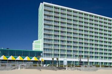 هتل Holiday Inn Va Beach Oceanside 21st St, An Ihg