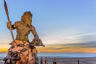 هتل Holiday Inn Va Beach Oceanside 21st St, An Ihg