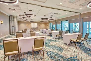 هتل Holiday Inn Va Beach Oceanside 21st St, An Ihg