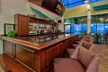 هتل Holiday Inn Va Beach Oceanside 21st St, An Ihg