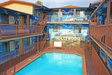 هتل Hollywood Inn Express North