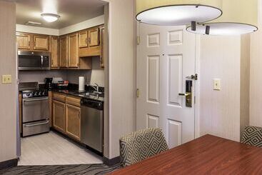 هتل Homewood Suites By Hilton Buffaloairport