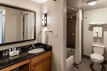 هتل Homewood Suites By Hilton Buffaloairport