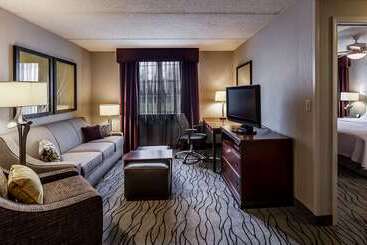 هتل Homewood Suites By Hilton Buffaloairport