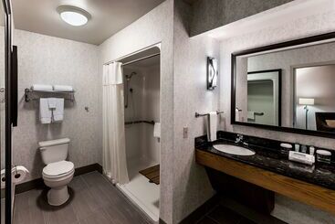 هتل Homewood Suites By Hilton Buffaloairport