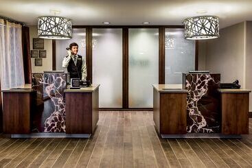 هتل Homewood Suites By Hilton Buffaloairport