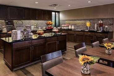 هتل Homewood Suites By Hilton Buffaloairport