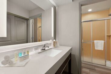 هتل Addison Suites