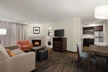 هتل Addison Suites