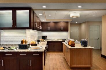 هتل Homewood Suites By Hilton Grand Rapids