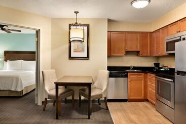 هتل Homewood Suites By Hilton Grand Rapids