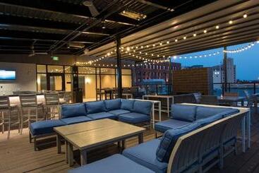 هتل Homewood Suites By Hilton Grand Rapids