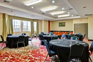هتل Homewood Suites By Hilton Longview